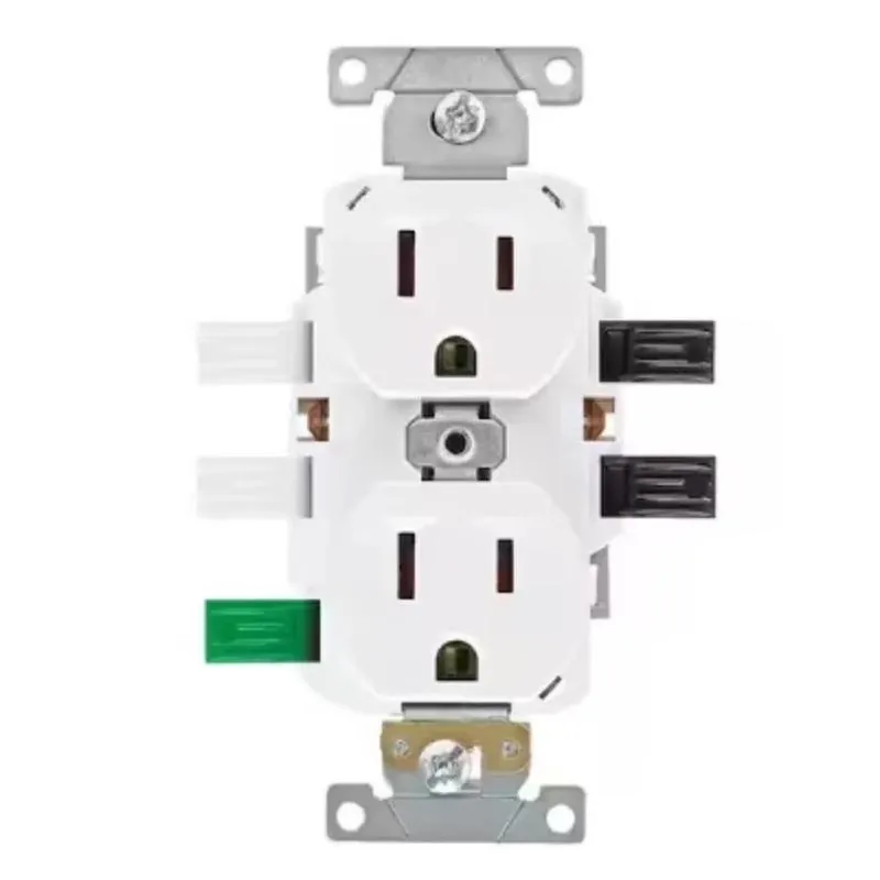 Lever Edge White 15a 125v Wall Outlet – Pack Of 10
