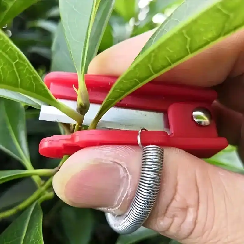 Ergonomic Ambidextrous Garden Thumb For Easy Pruning Harvesting