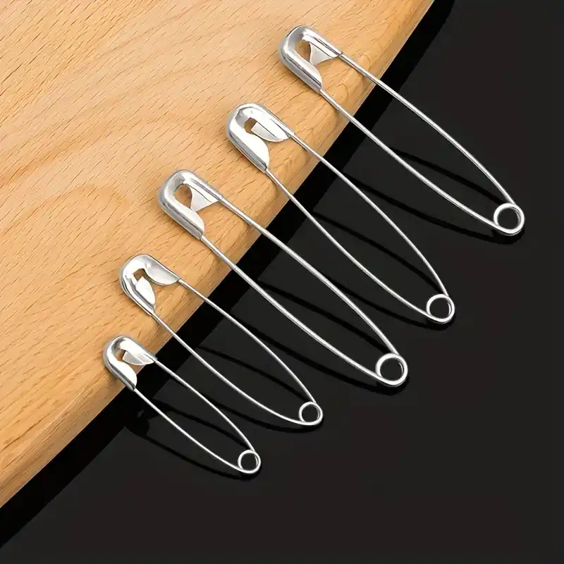 100piece Set Of Small Curved Safety Pins For Clothing Adjustments