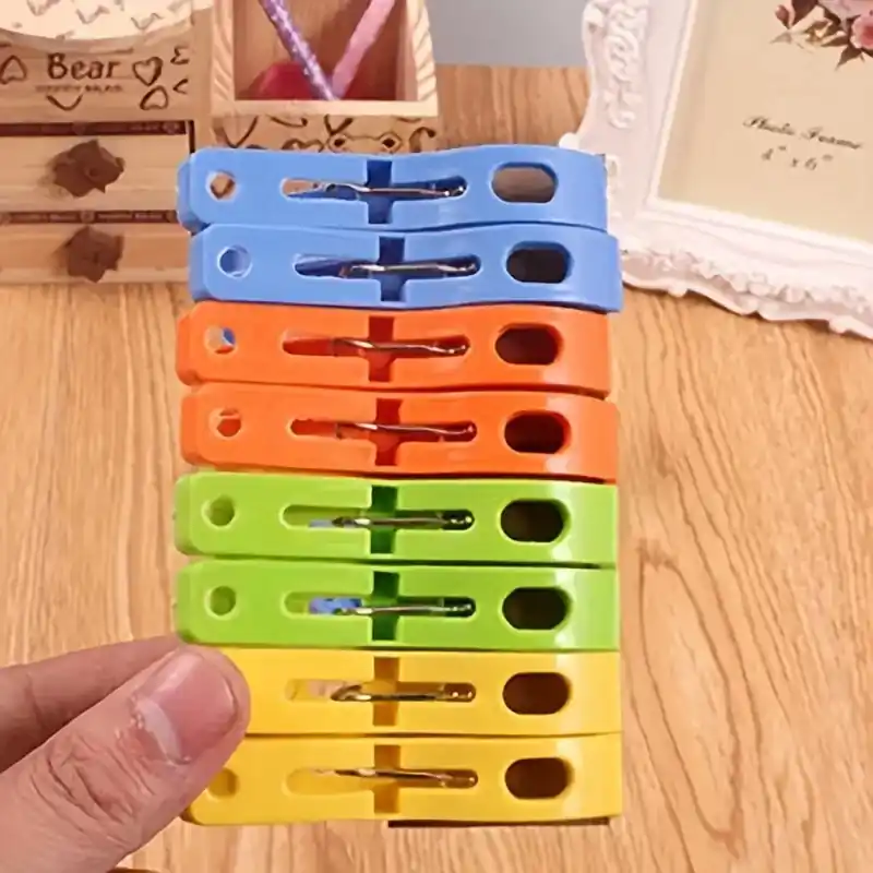 8pcs Windproof Large Plastic Beach Towel Clips Powerful Clothes Hanger Pegs