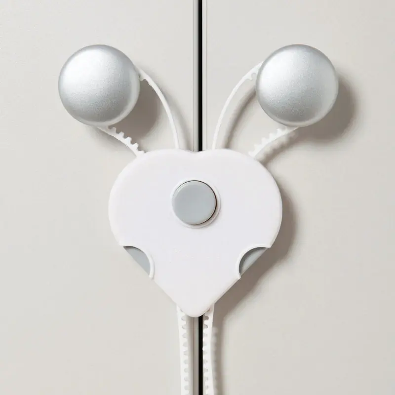 Dreambaby White Plastic Cabinet Flex Lock 1 Pk